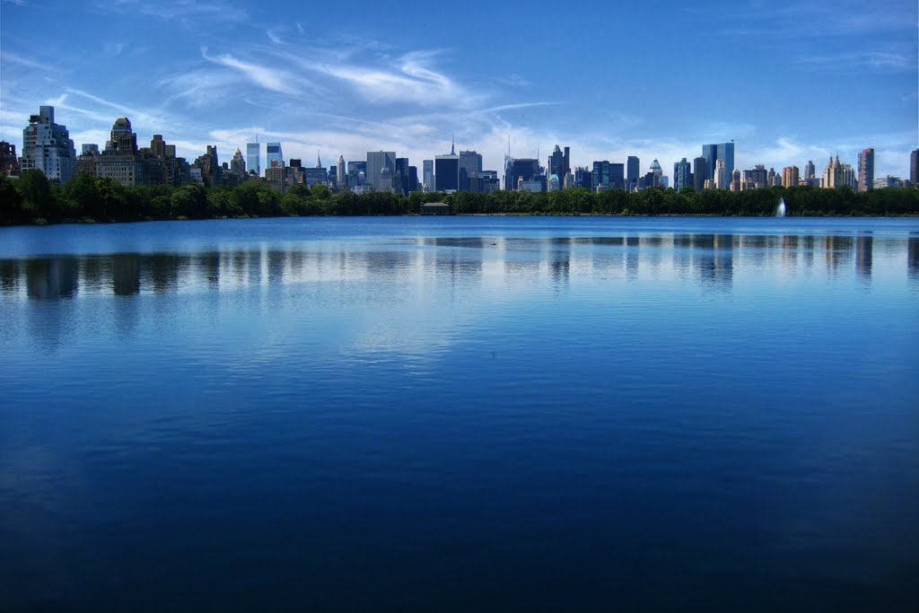 New York blues.... (Manhattan skyline reflection on Jacqueline Kennedy Onassis Resevoir, Central Park), Манхаттан