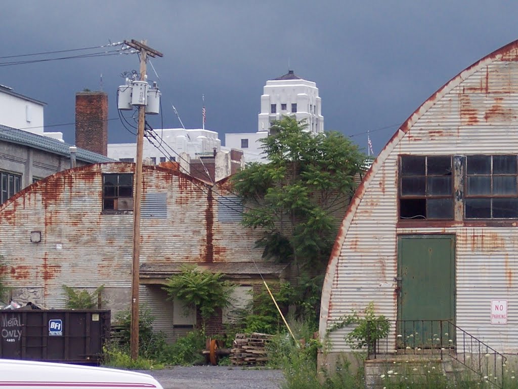 Quonset Hut Warehouses in Menands - Taken out by hazmat crew 2007, Менандс