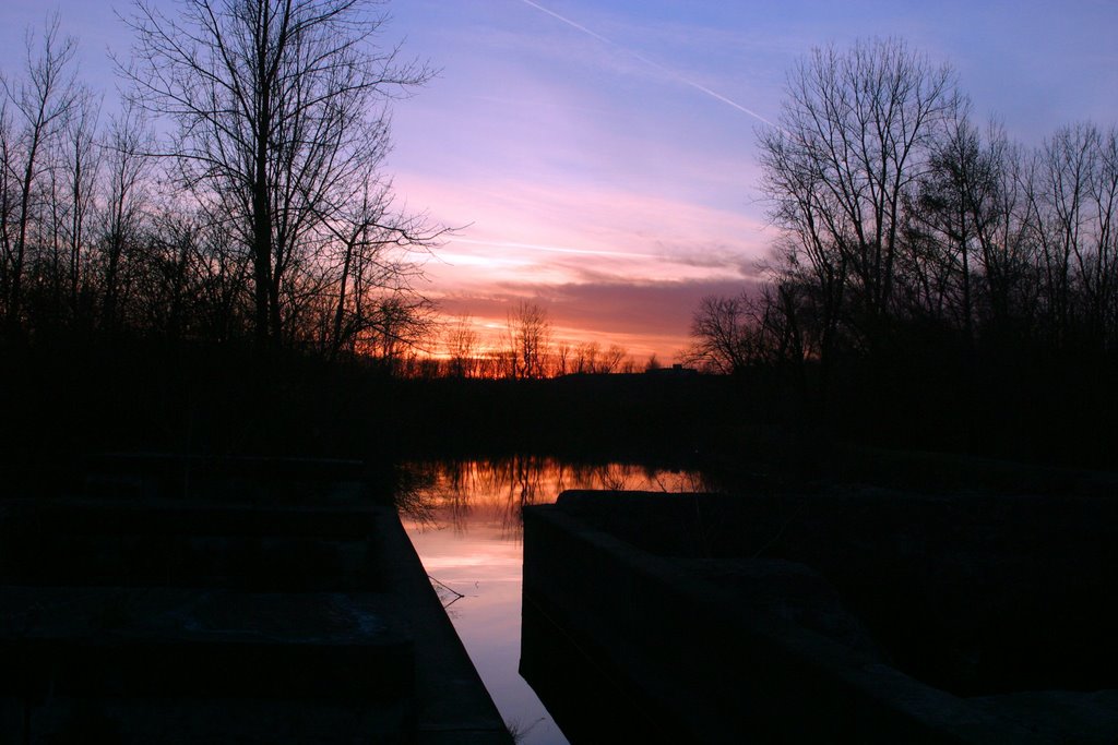 Sunset on the Erie Canal, Миноа
