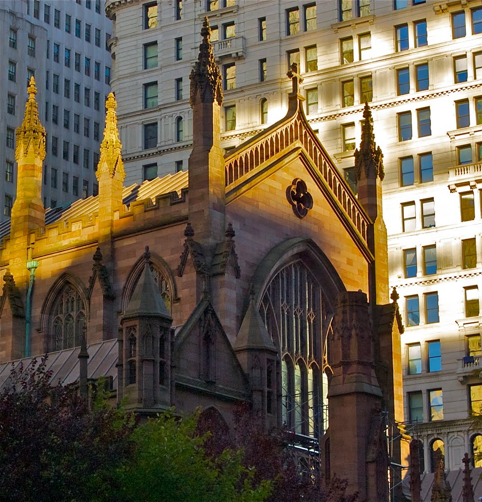 Golden Crown on Trinity Church, Нью-Йорк