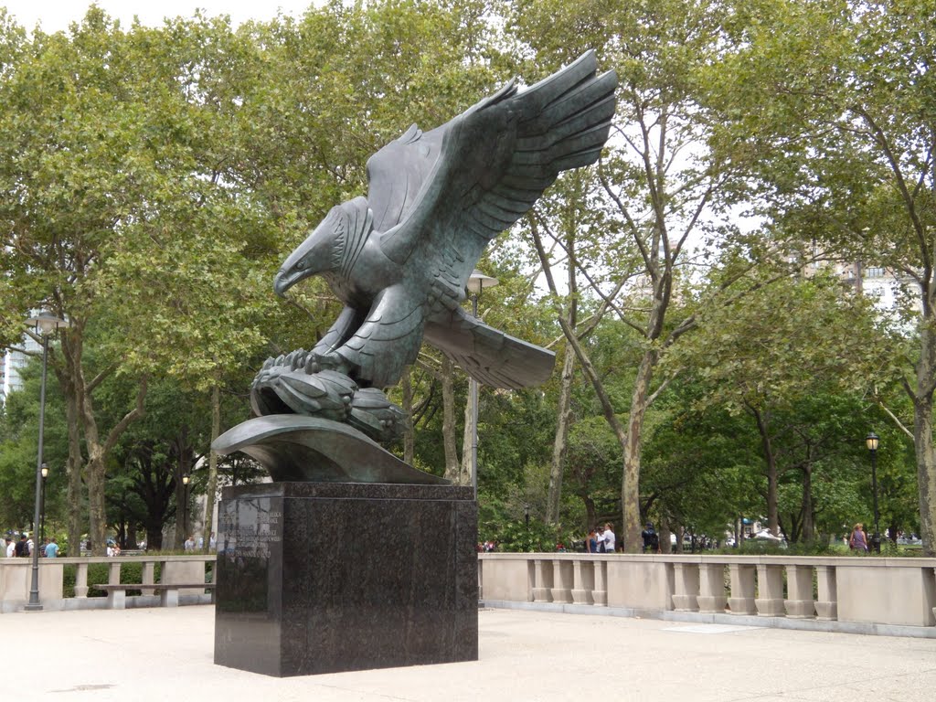 New York - Battery Park - East Coast Memorial, Нью-Рочелл