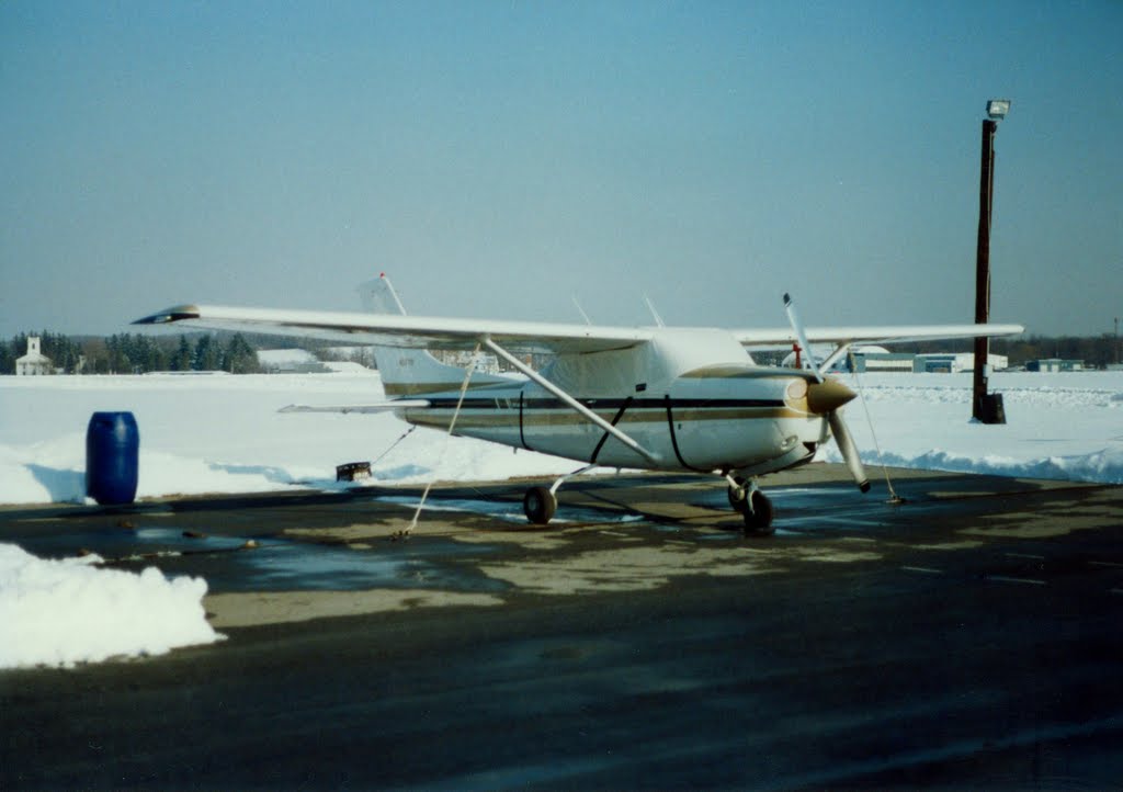 1980 Cessna 182 RG N5371S at Dutchess County Airport, Poughkeepsie, NY, Нью-Хакенсак