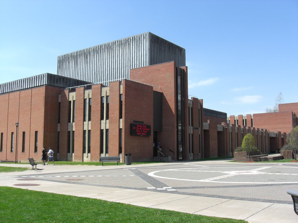 SUNY Oneonta Fine Arts Building, Онеонта