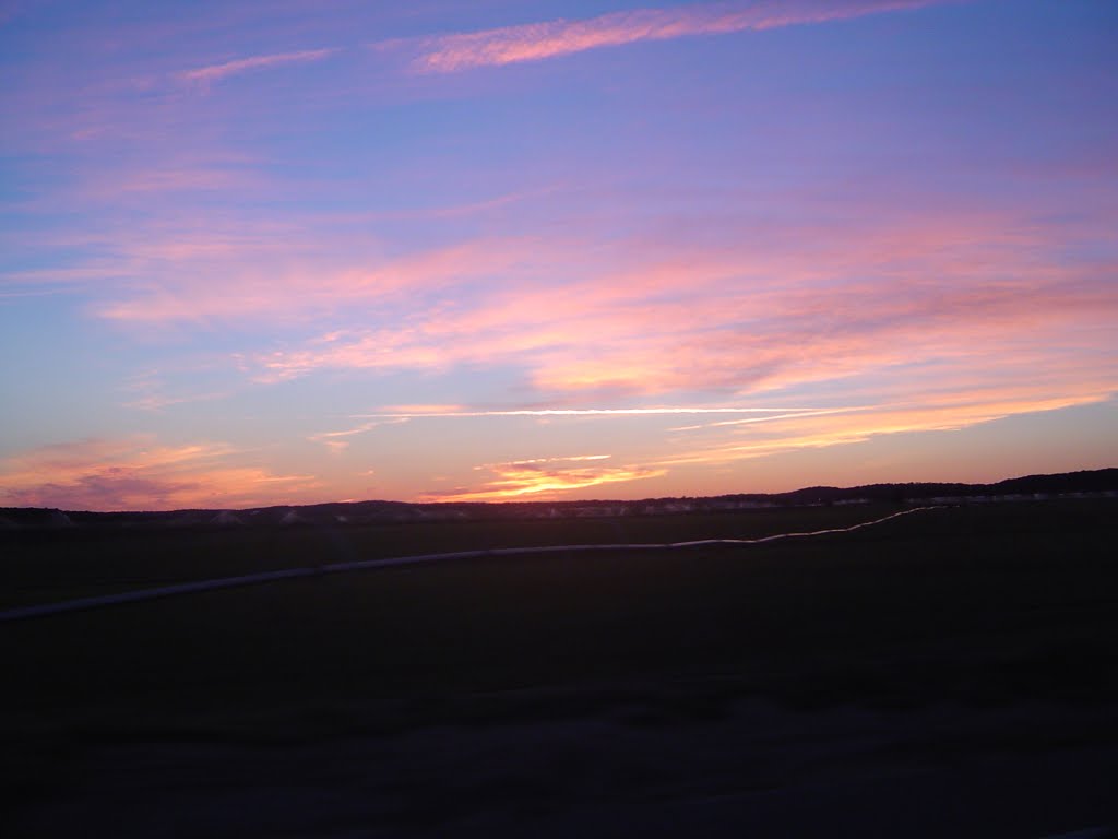 sunset over 105 sod fields, Риверхед