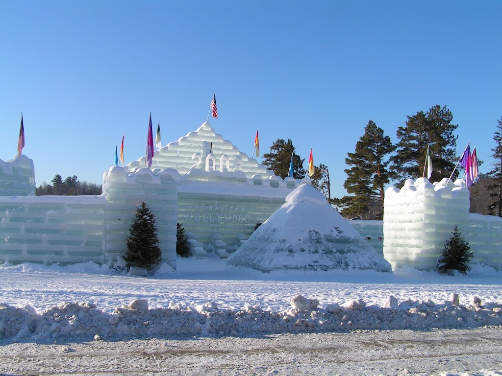 Saranac Lake, NY. Winter Carnival Ice Palace, feb 16, 2008, Саранак-Лейк