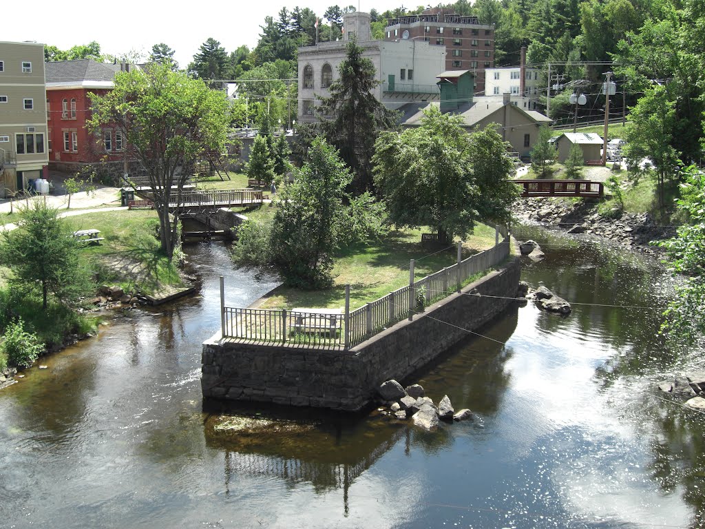 Saranac Lake, downtown, Saranac River,  aug 14, 2007, Саранак-Лейк