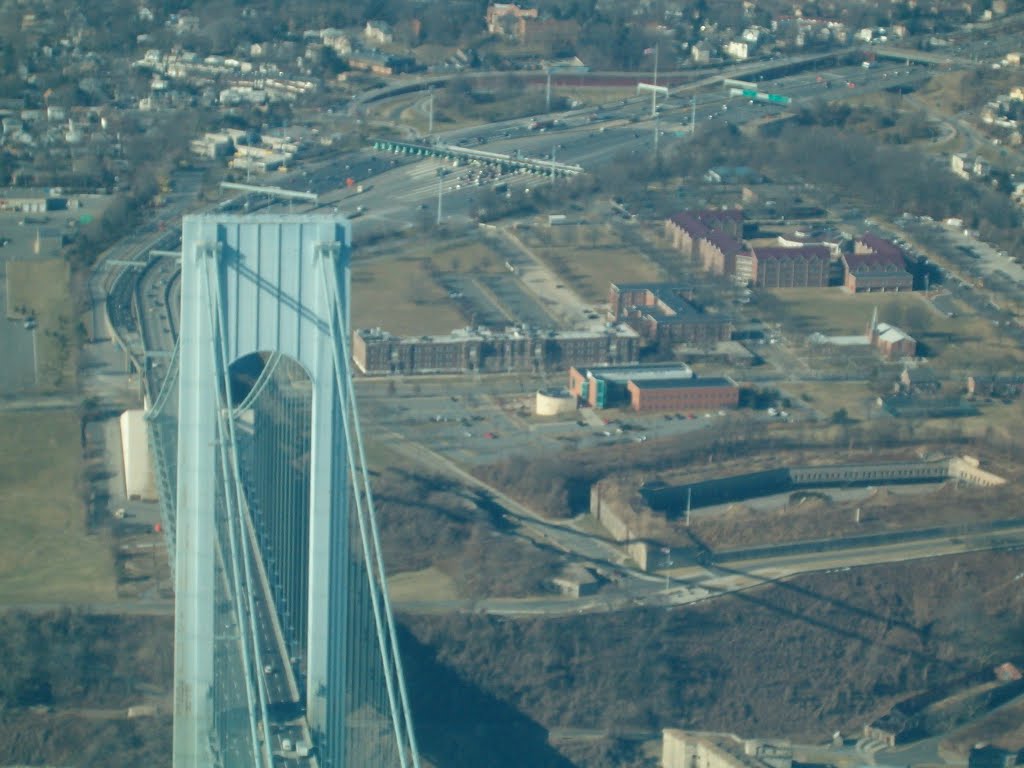 Varazano Narrows Bridge, Саут-Бич