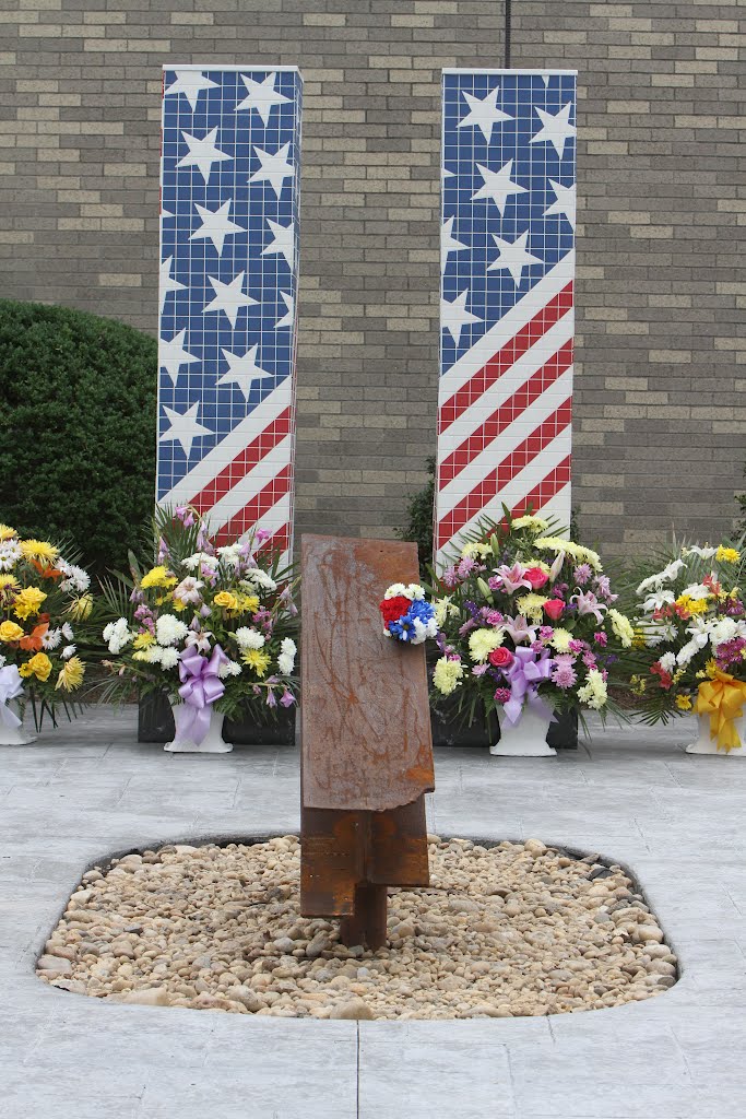 Sachem North 9/11 Memorial, Сентерич