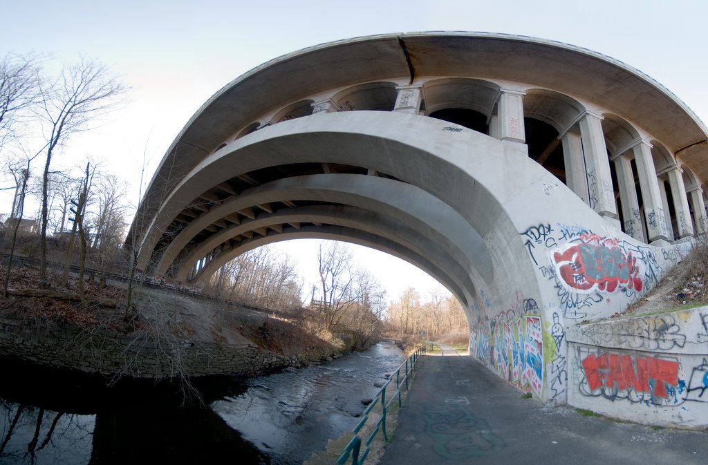 Bronx River Parkway Overpass and Metro North Tracks at White Plains, Уайт-Плайнс