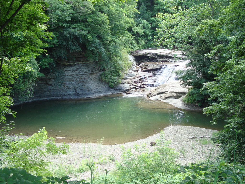 Walnut Falls on Walnut Creek, Forestville, NY, Форествилл