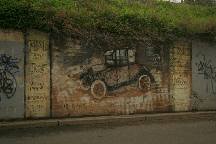 Mural ad, 44th Avenue, Элмхарст