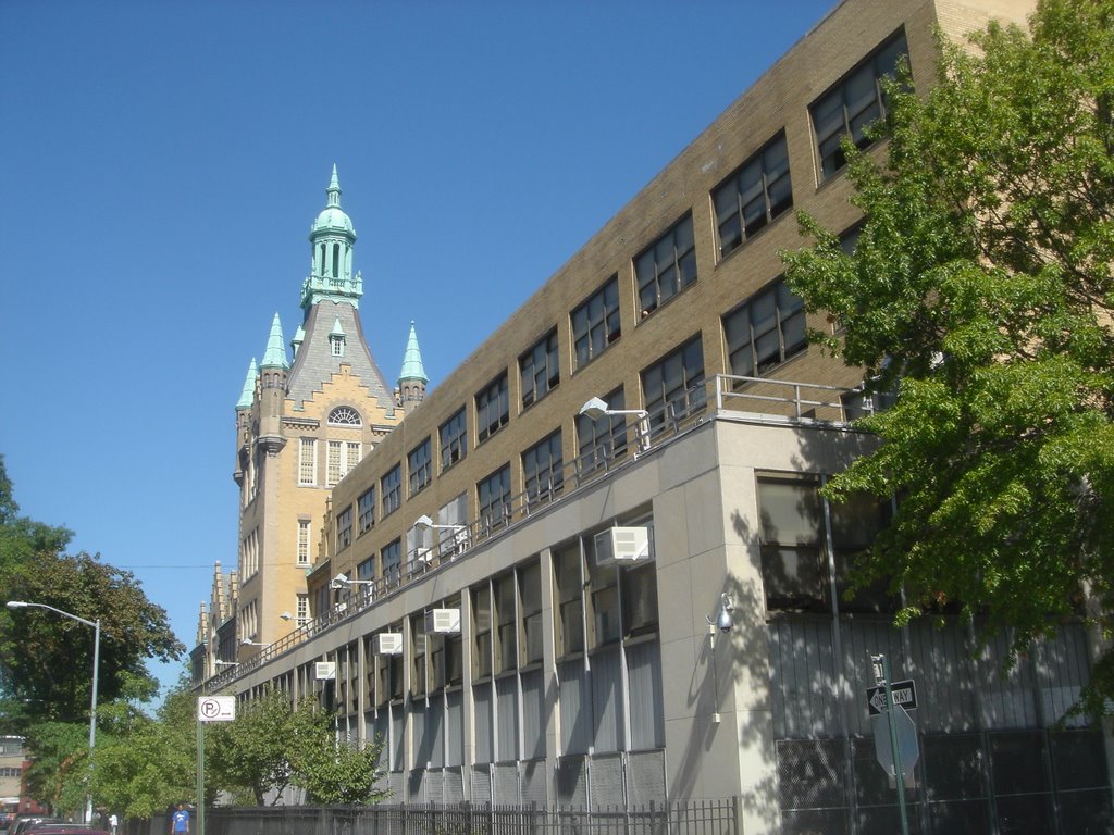 Newtown High School facing north from 50th Ave and 90th St, Элмхарст