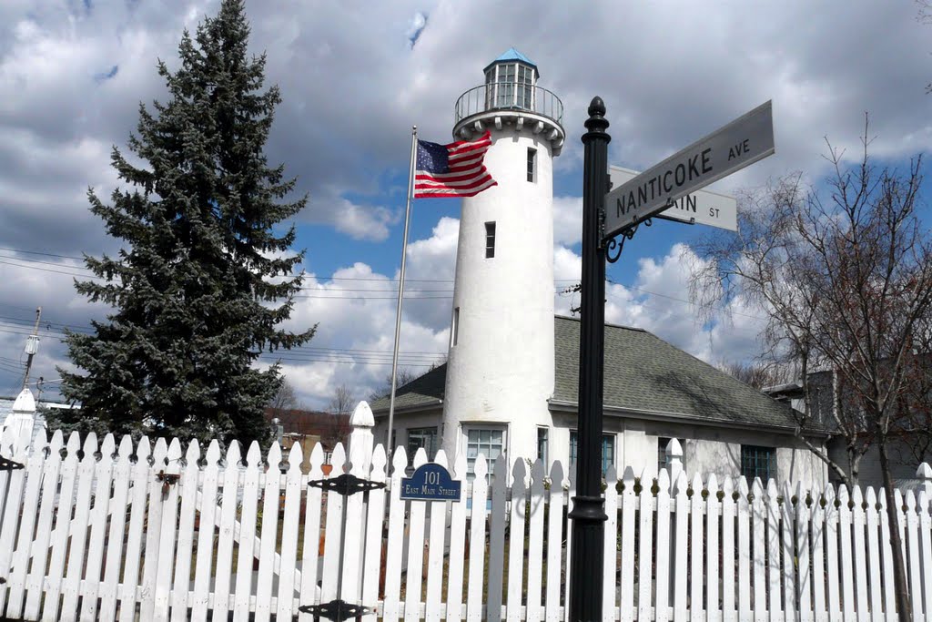 (copyrighted) inland lighthouse business/home landmark, Эндикотт