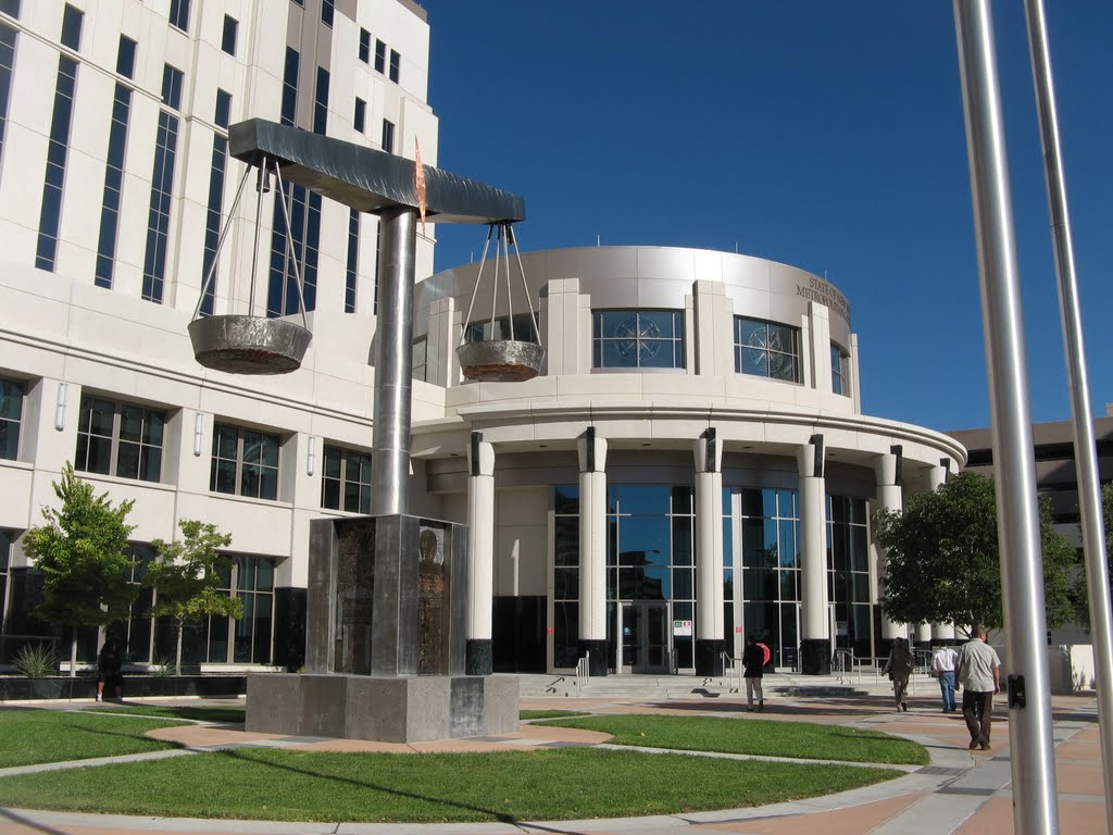 scales of justice, Bernalillo County Muni. Court, Albuquerque, Альбукерк