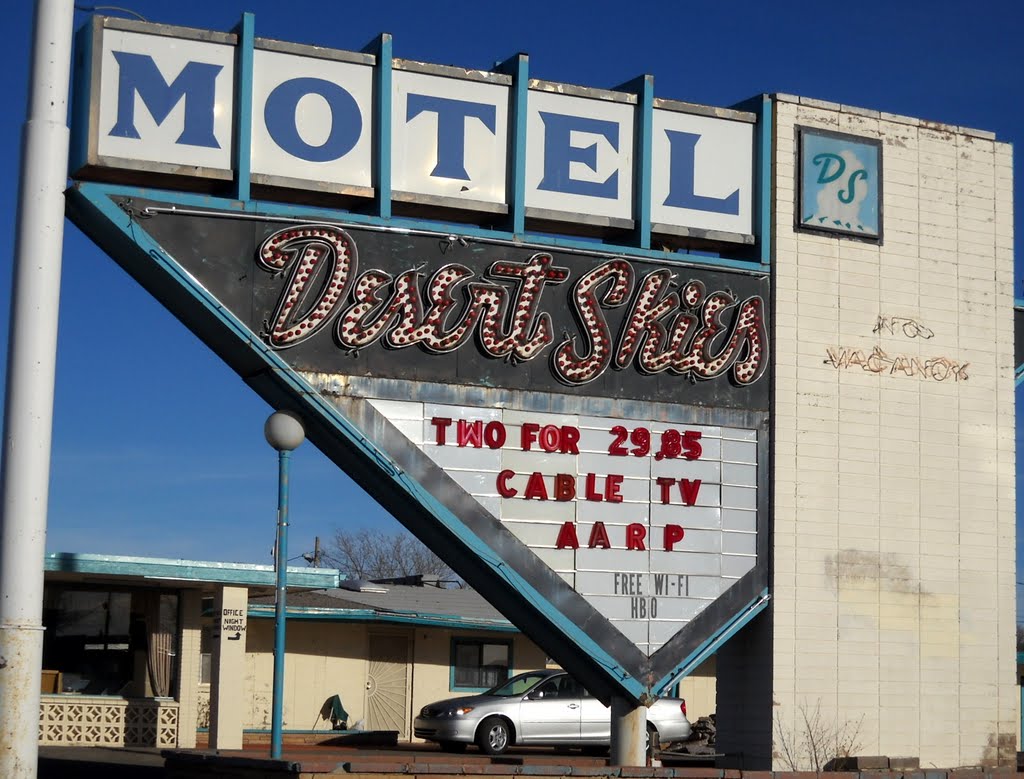 Desert Skies Motel, Historic Route 66, 1703 West Highway 66, Gallup, NM, built 1959, style: Googie, Гэллап