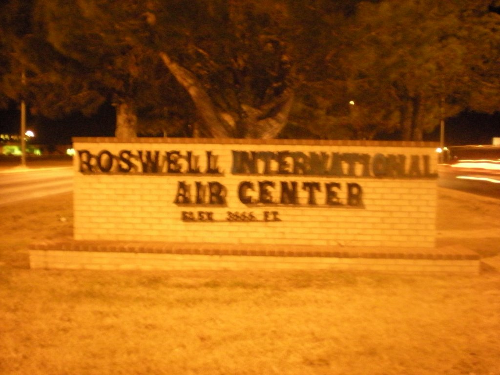 Roswell Air Base, Декстер