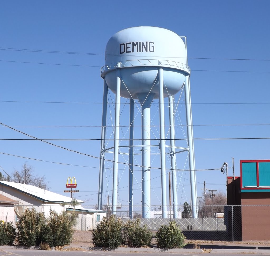 Deming, NM Water Tower---st, Деминг