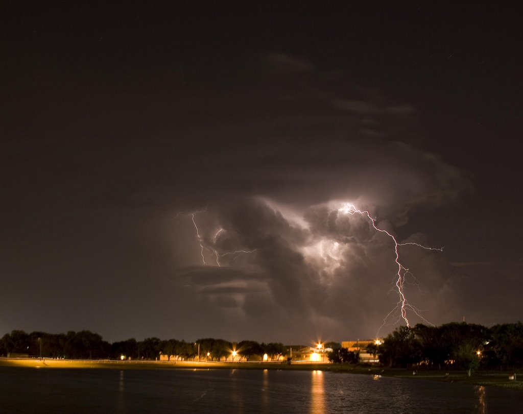 Green Acres Lake Lightning, Кловис