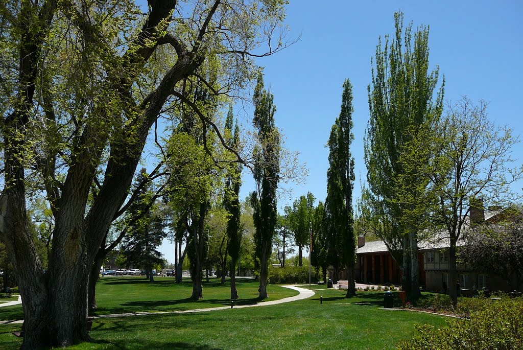 Fuller Lodge & Grounds, Los Alamos, NM., Лос-Аламос