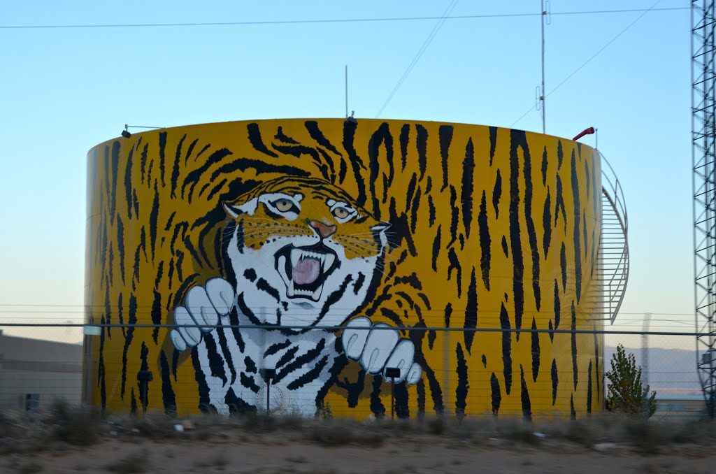 Storage tank in Los Lunas, NM, Лос-Лунас