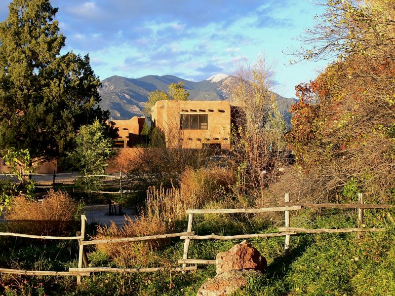Mountain home in Taos, NM, Таос