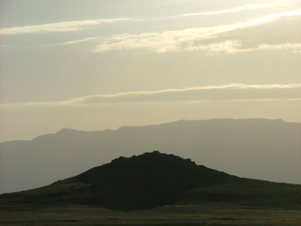 Albuquerque volcano and Sandia Mountains, New Mexico, Трас-Ор-Консекуэнсес