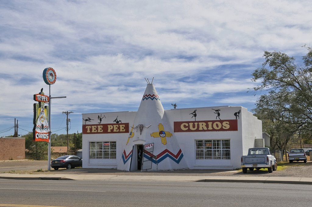 Roadside business on Route 66, Tucumcari, NM, Тукумкари