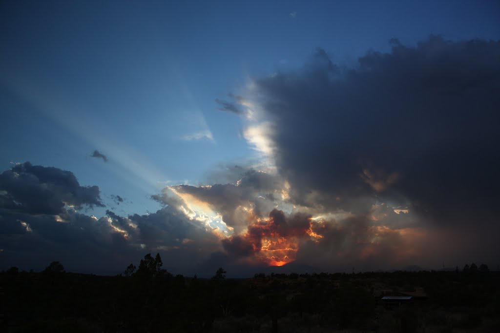 Sunset fire smoke & thunderstorm all in one 6-29-11, Уайт-Рок