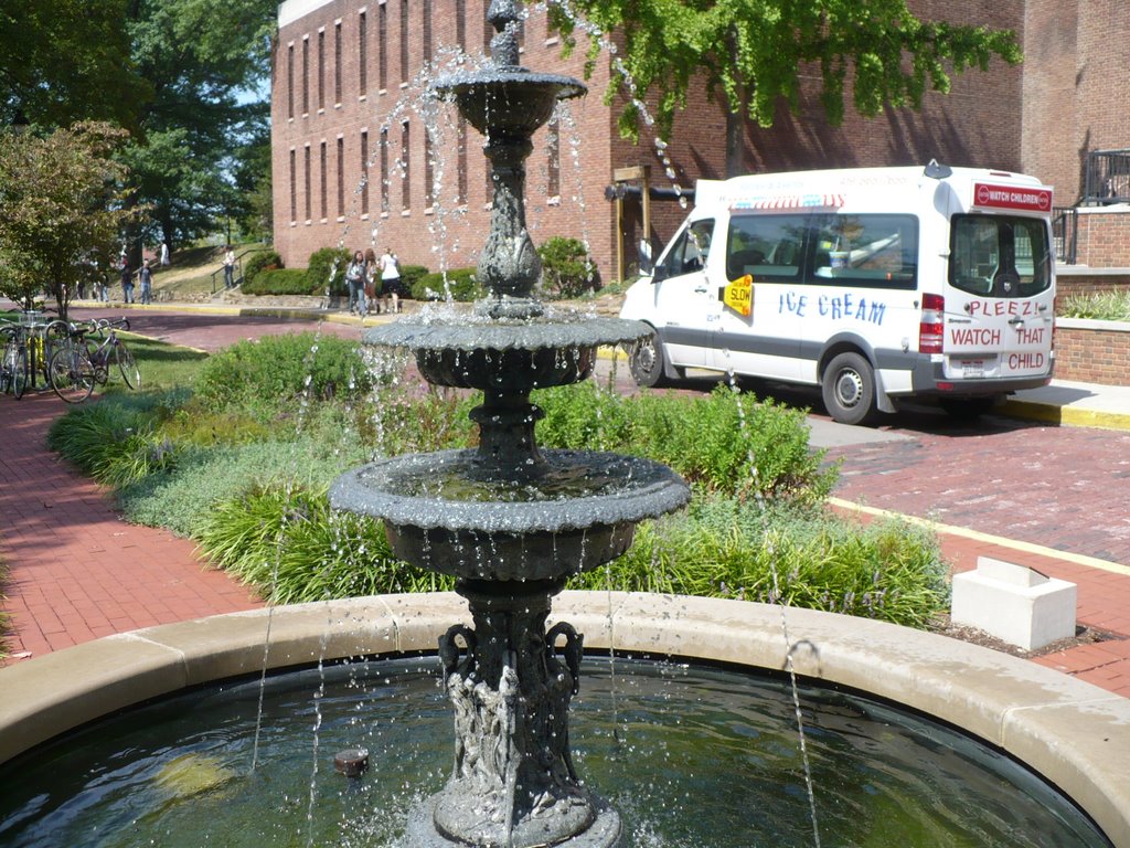 Ohio University fountain, Атенс