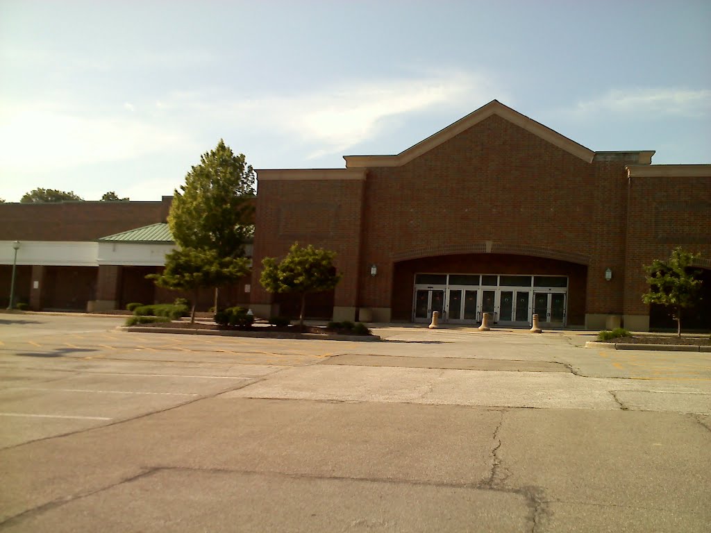 Former Target in Bedford, Ohio, Бедфорд