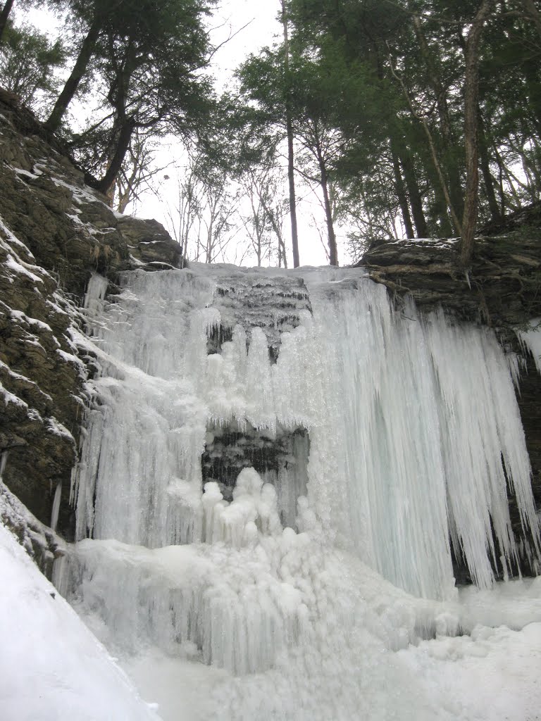 Frozen face waterfall, Бедфорд