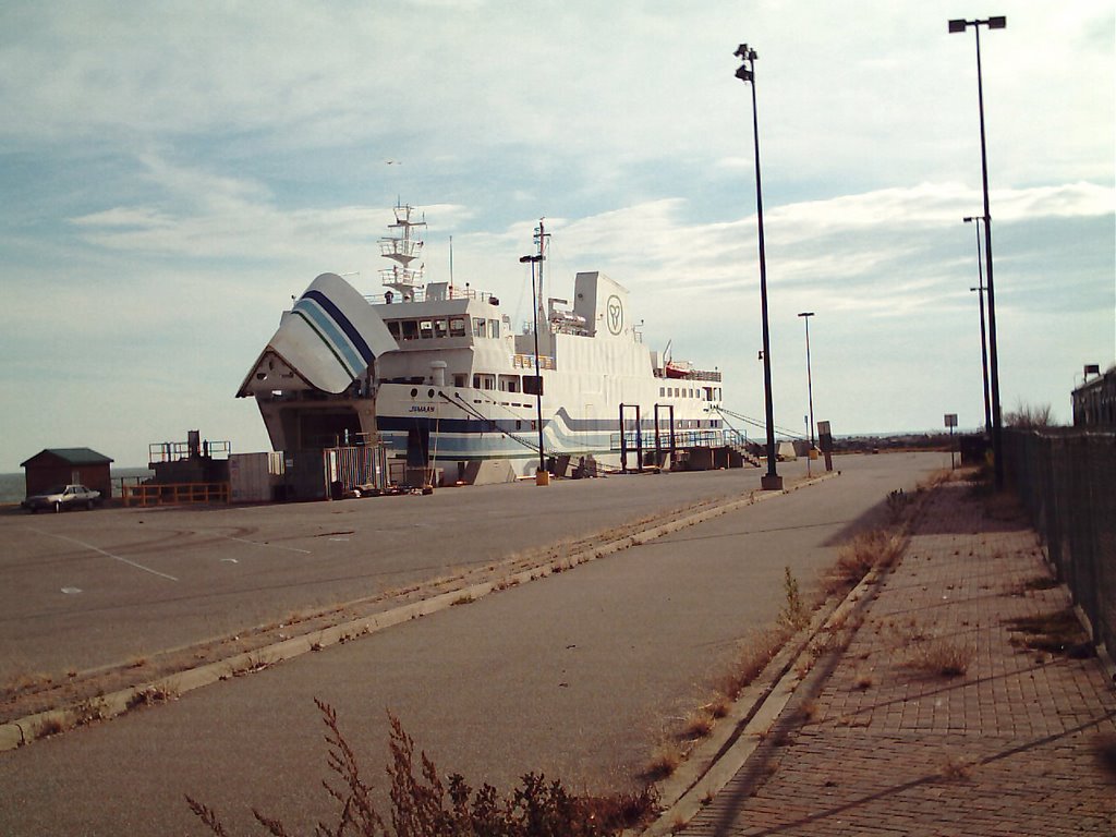 Pelee Island ferry in Leamington, Браднер