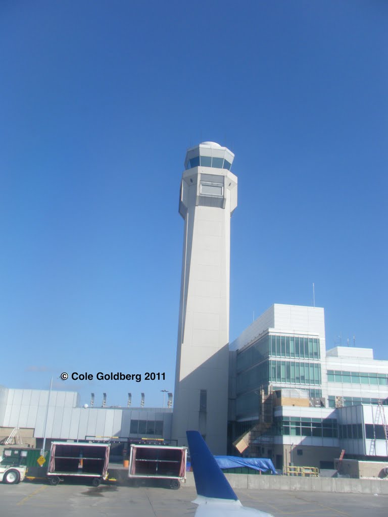 Cleveland Hopkins Control Tower, Брук-Парк
