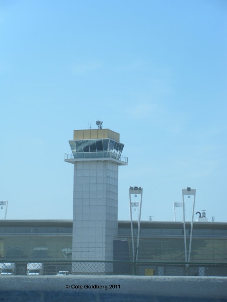 Cleveland Hopkins Concourse D Control Tower, Брук-Парк