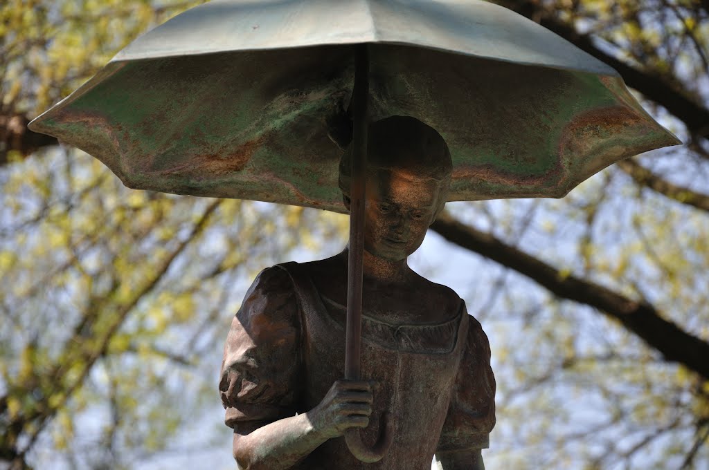 Umbrella Girl, Гров-Сити