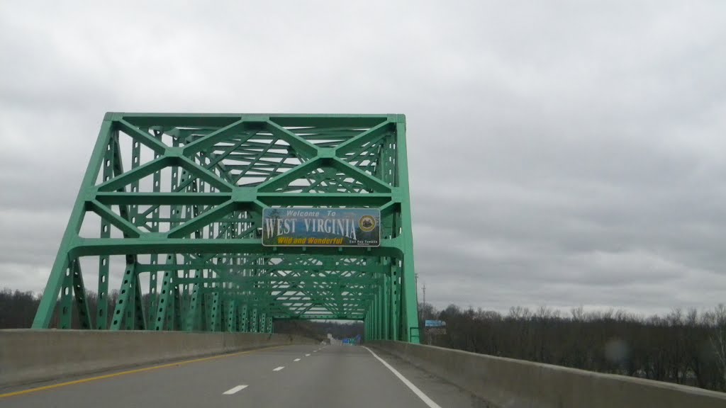 Bridge over Ohio River at West Virginia border., Девола