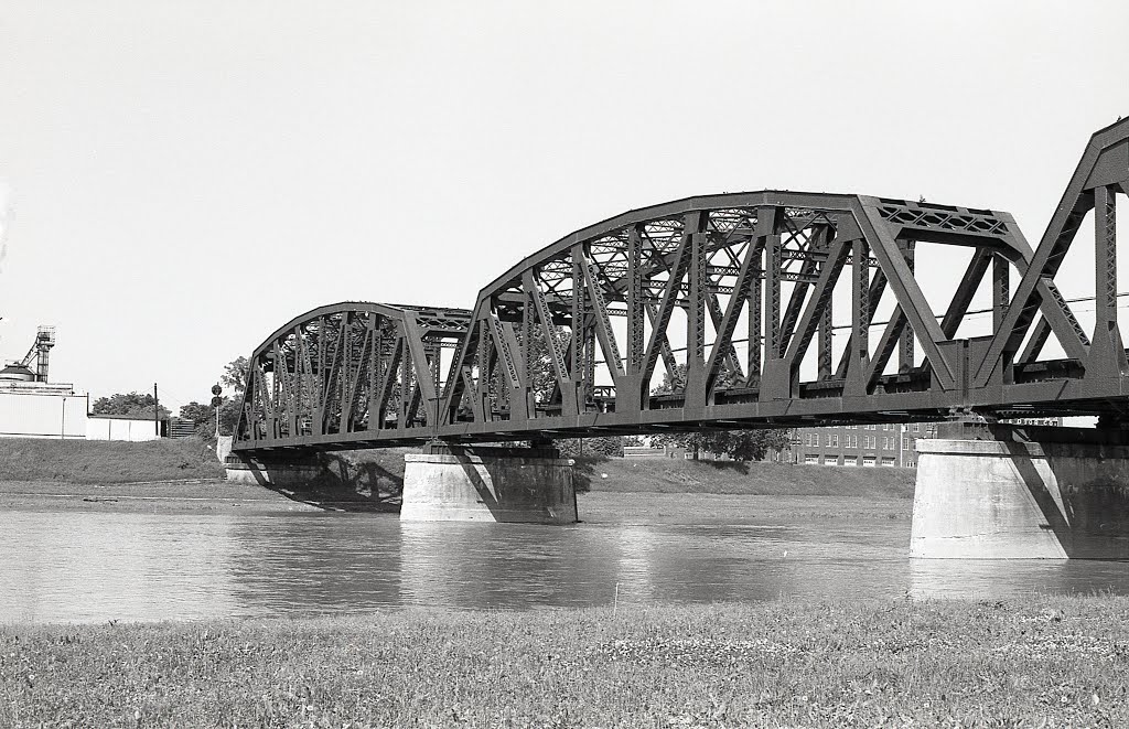 1982 Dayton , Ohio - Mad River - rail trestle bridge, Дэйтон