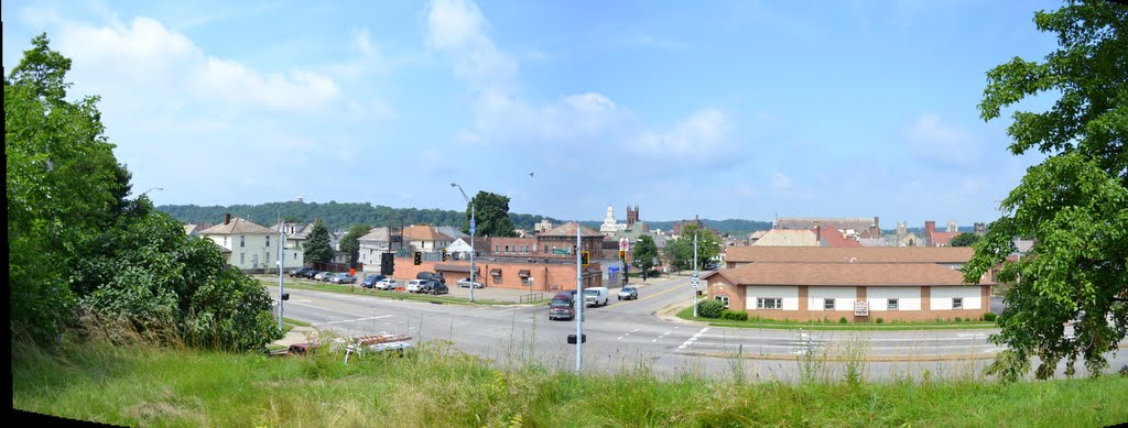 Hilltop Panorama of East Side Zanesville, Занесвилл