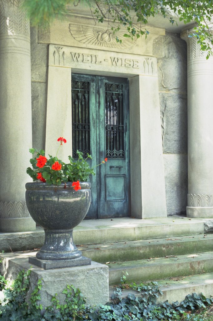 Weil-Wise Mausoleum, Ист-Кливленд