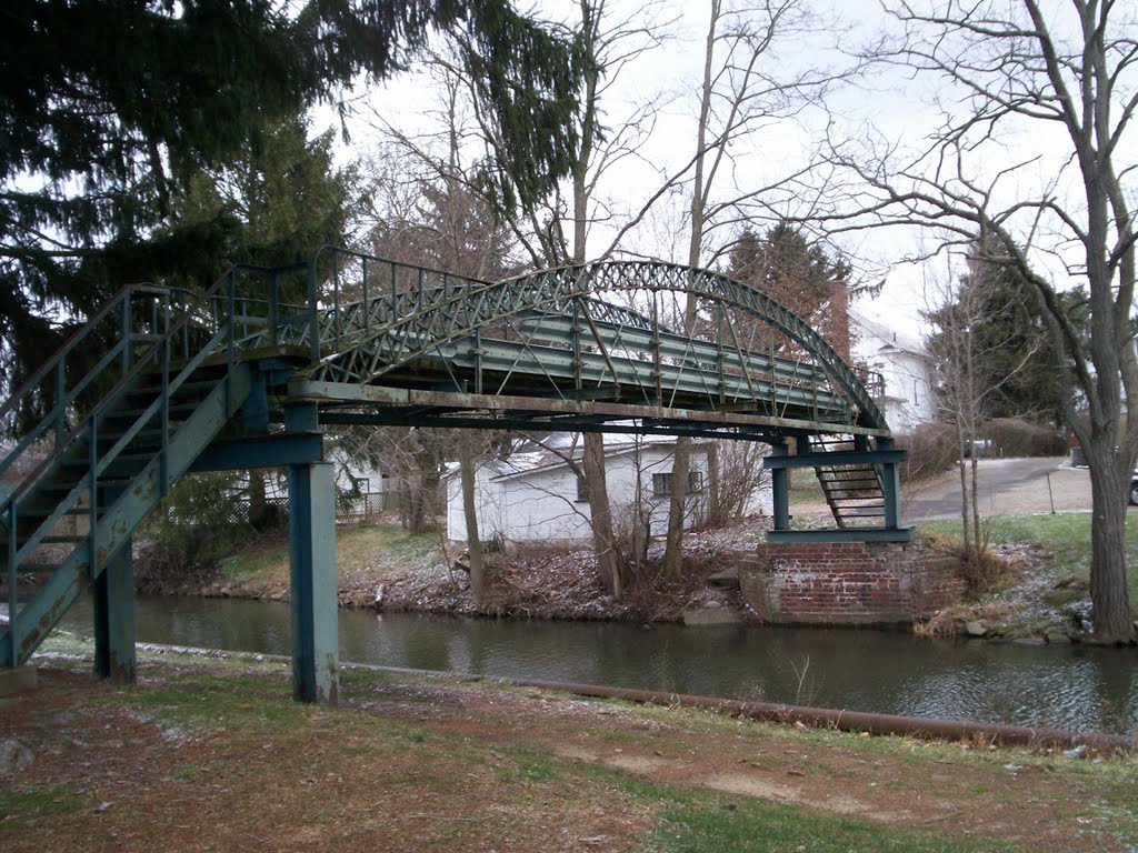 Foot Bridge Over Canal, Канал-Фултон