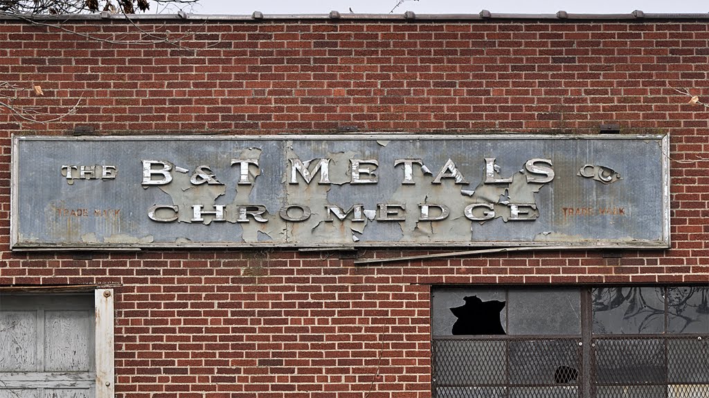 B&T Metals Chromedge sign, Колумбус