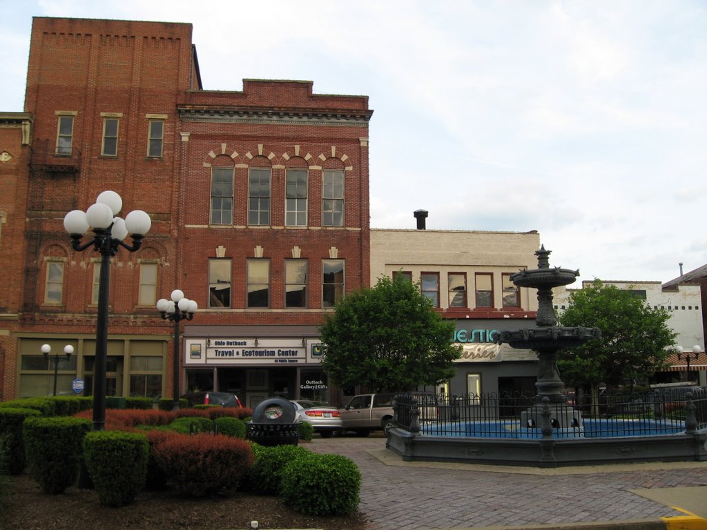 Nelsonville Historic Square, Лауелл