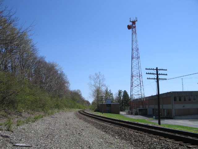 Radio tower and tracks headed south, Марбл-Клифф