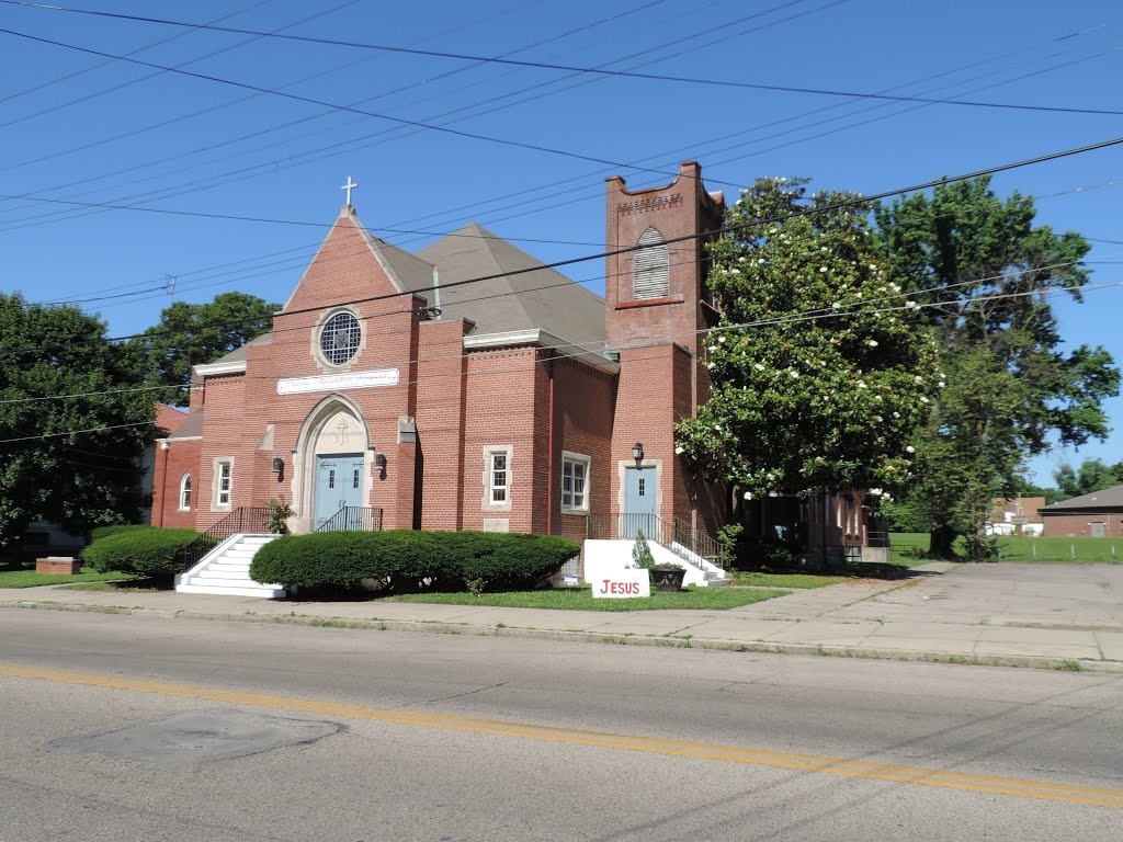 Iglesia Apostolica Hispana..Madisonville, Маримонт