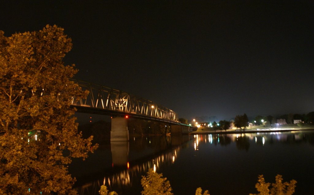 Williamstown Bridge at night, Маритта