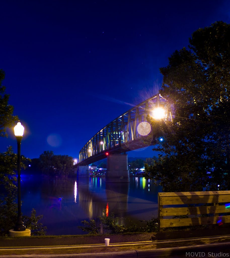 Marietta Bridge at night, Маритта