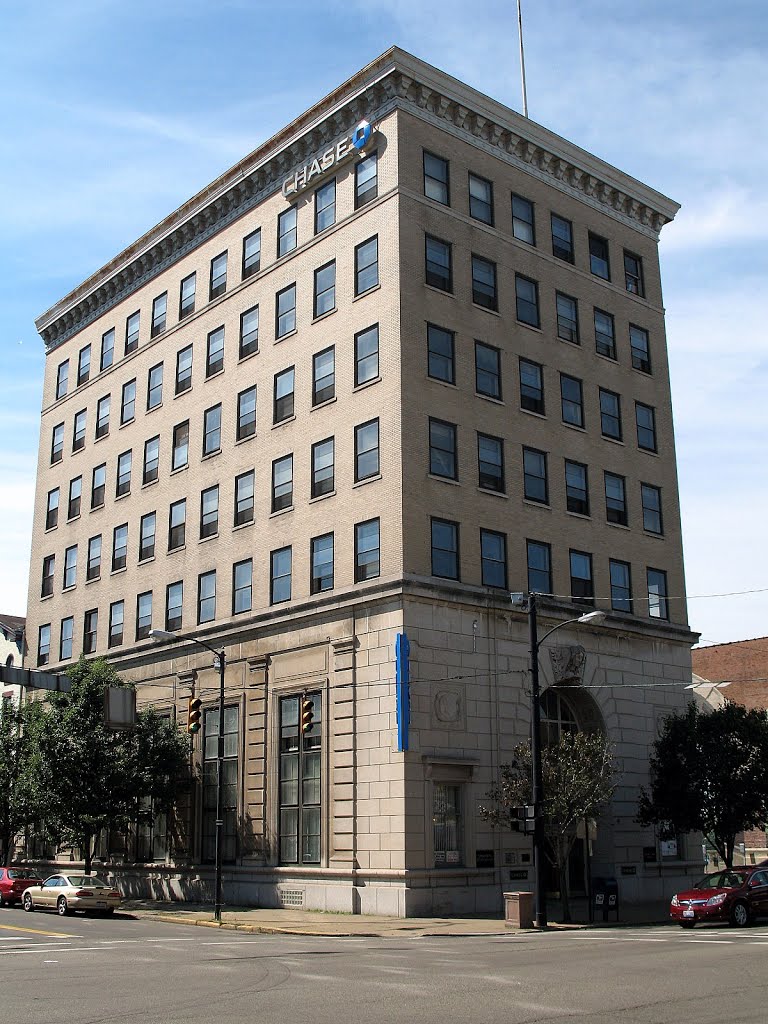 First National Bank Building, 11 Lincoln Way, W., Massillon, OH, Массиллон