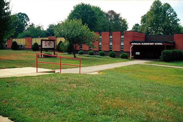 Reynolds Road Elementary School, Ментор