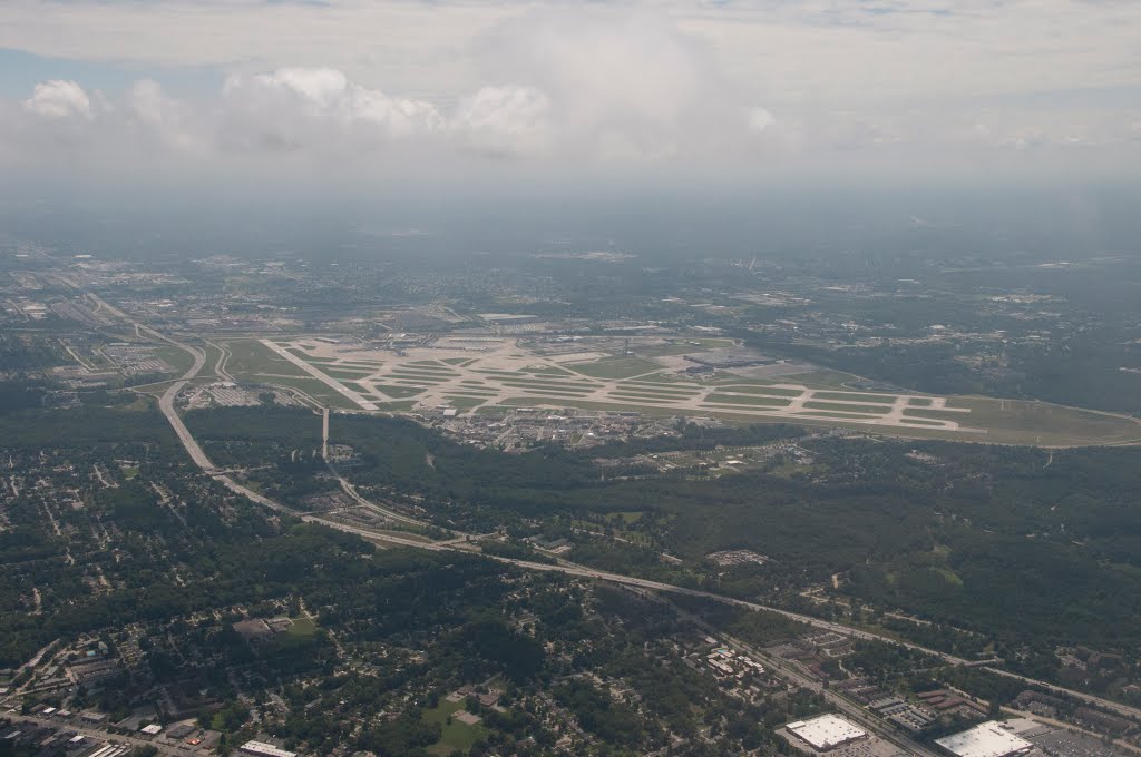 Cleveland Hopkins International Airport, Норт-Олмстед
