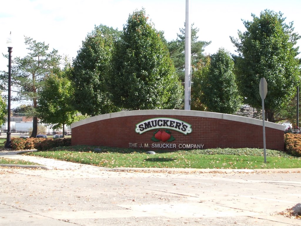 Smuckers plant sign in Orrville, Оррвилл